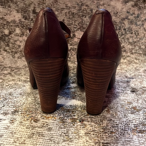 Platform - Picture 3 of 6